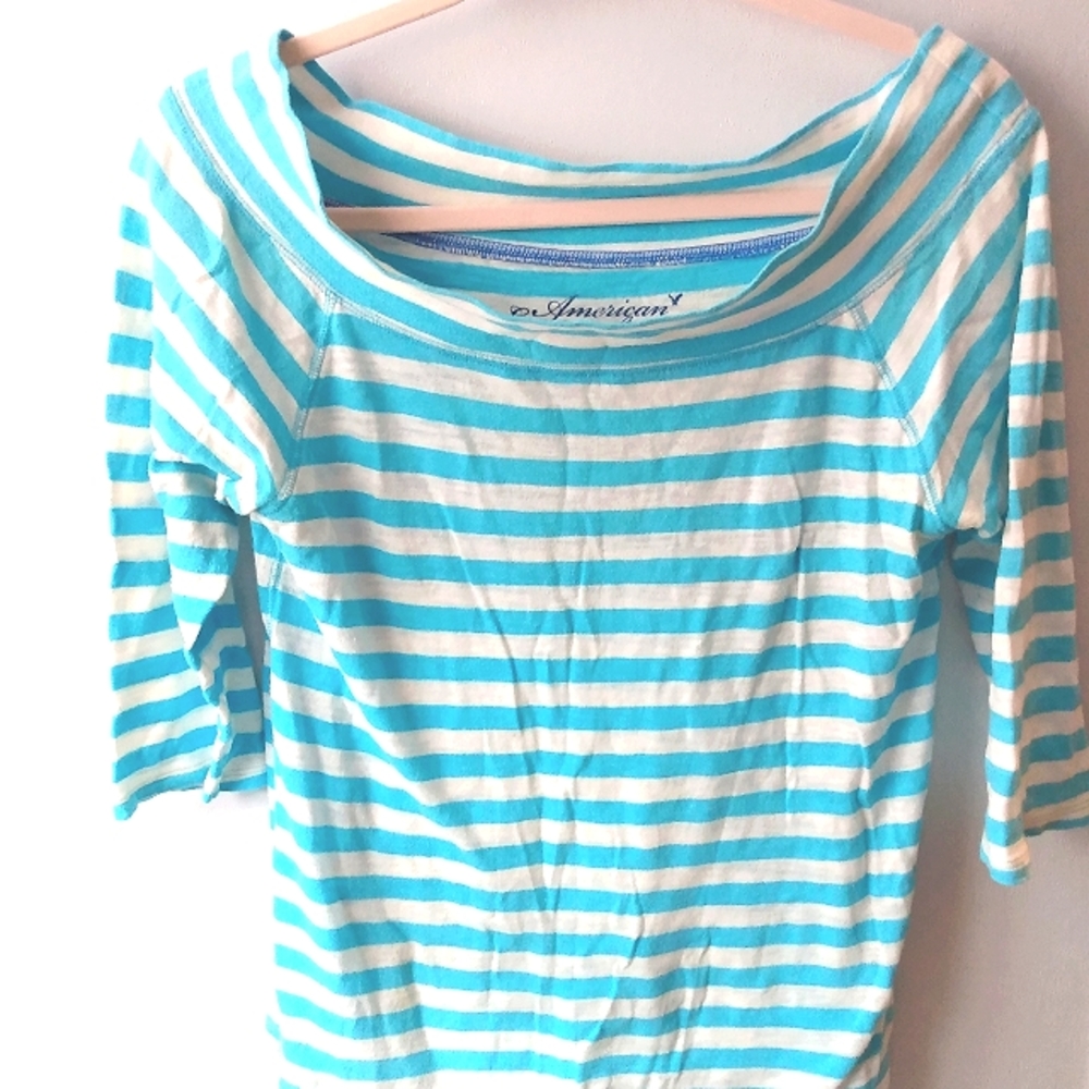 Women's American Eagle 3/4 sleeve top. Blue & Shit stripe, size Large
